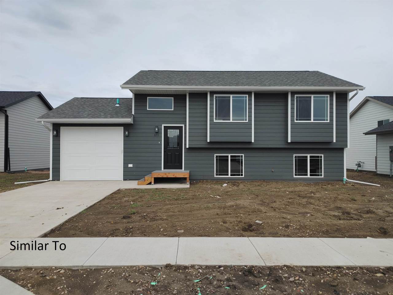667 Eagle Court - Photo 1