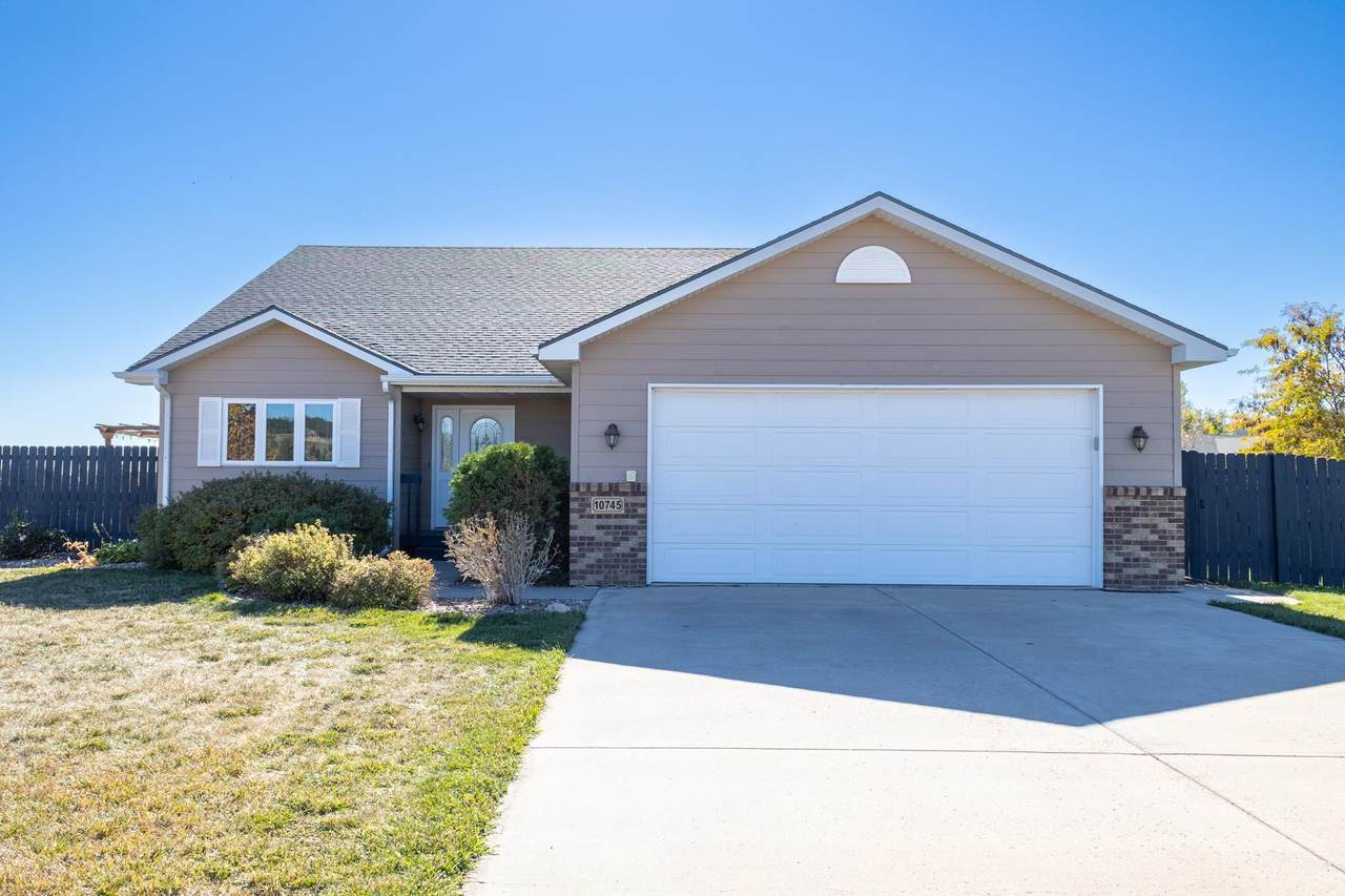 10745 Bellingham Drive - Photo 1