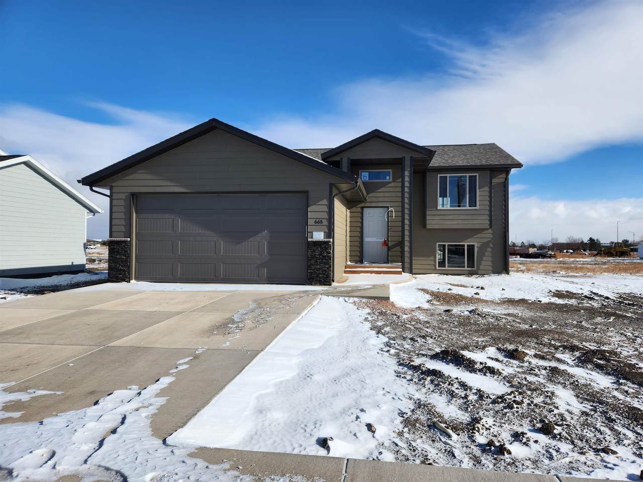668 Valor Court - Photo 1