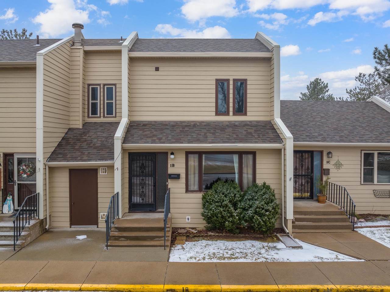 220 44th Street - Photo 1