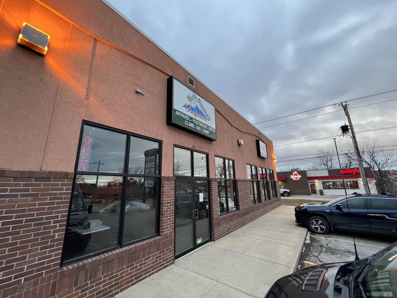 311 Jackson Boulevard - Photo 1