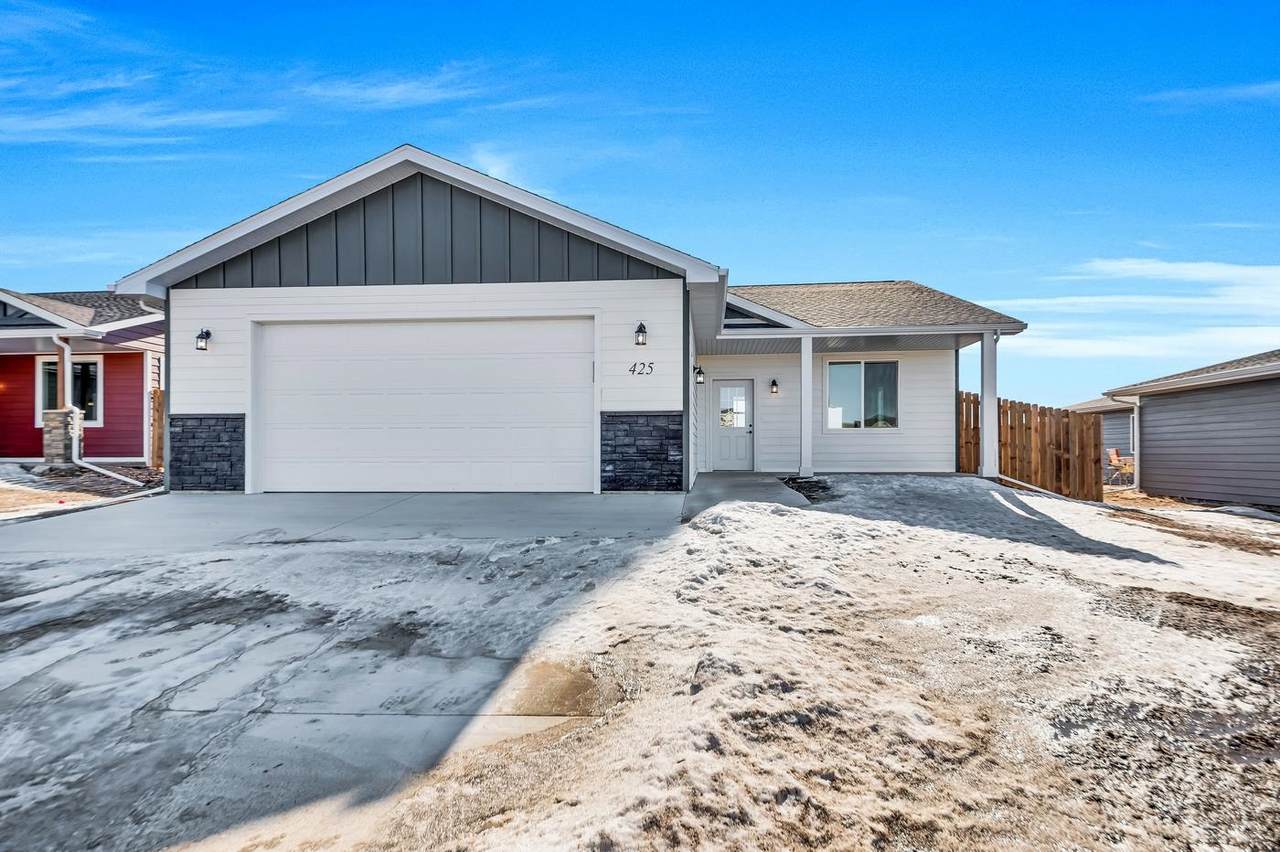 425 Nighthawk Drive - Photo 1