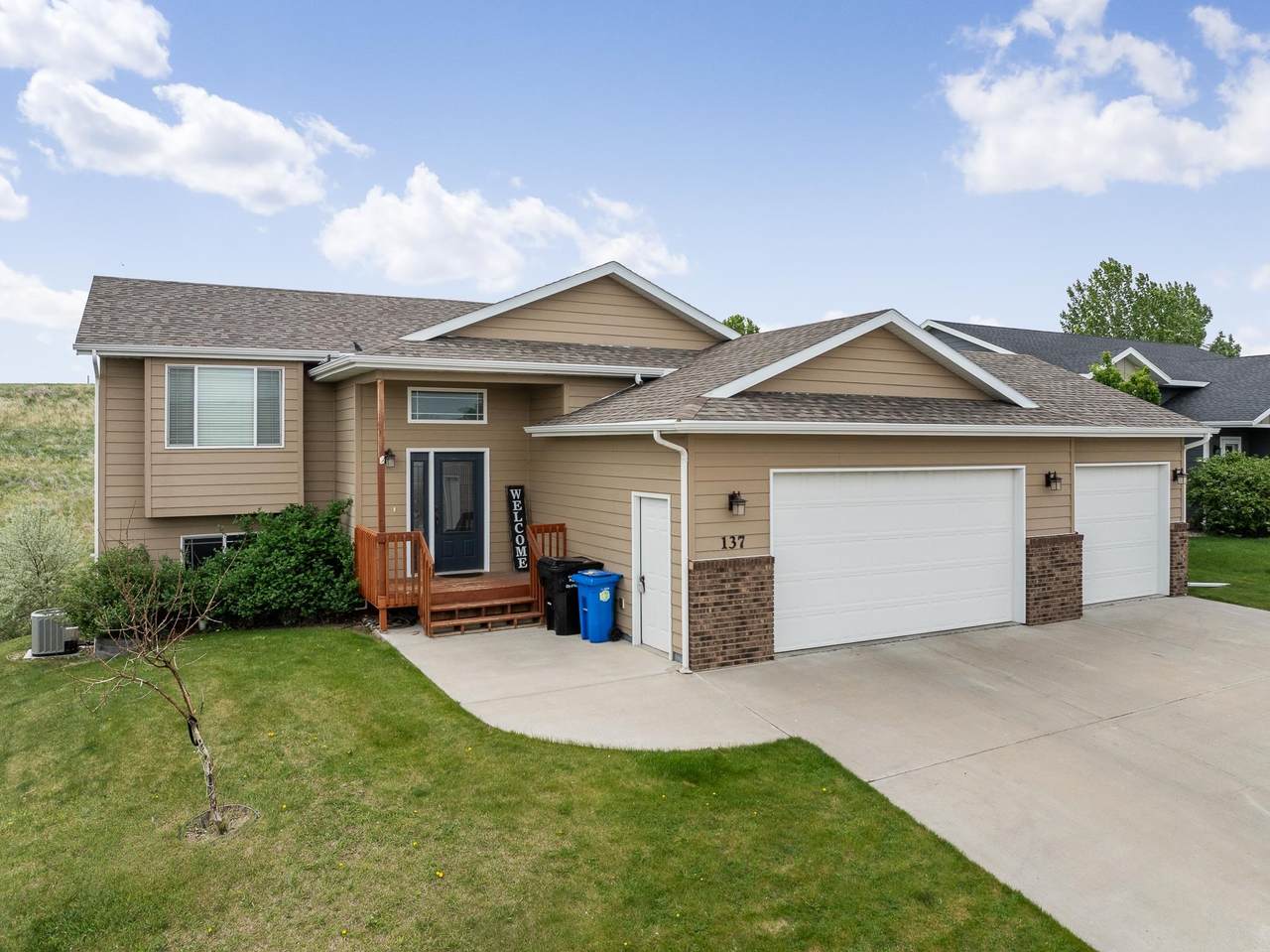 137 Savoy Circle - Photo 1