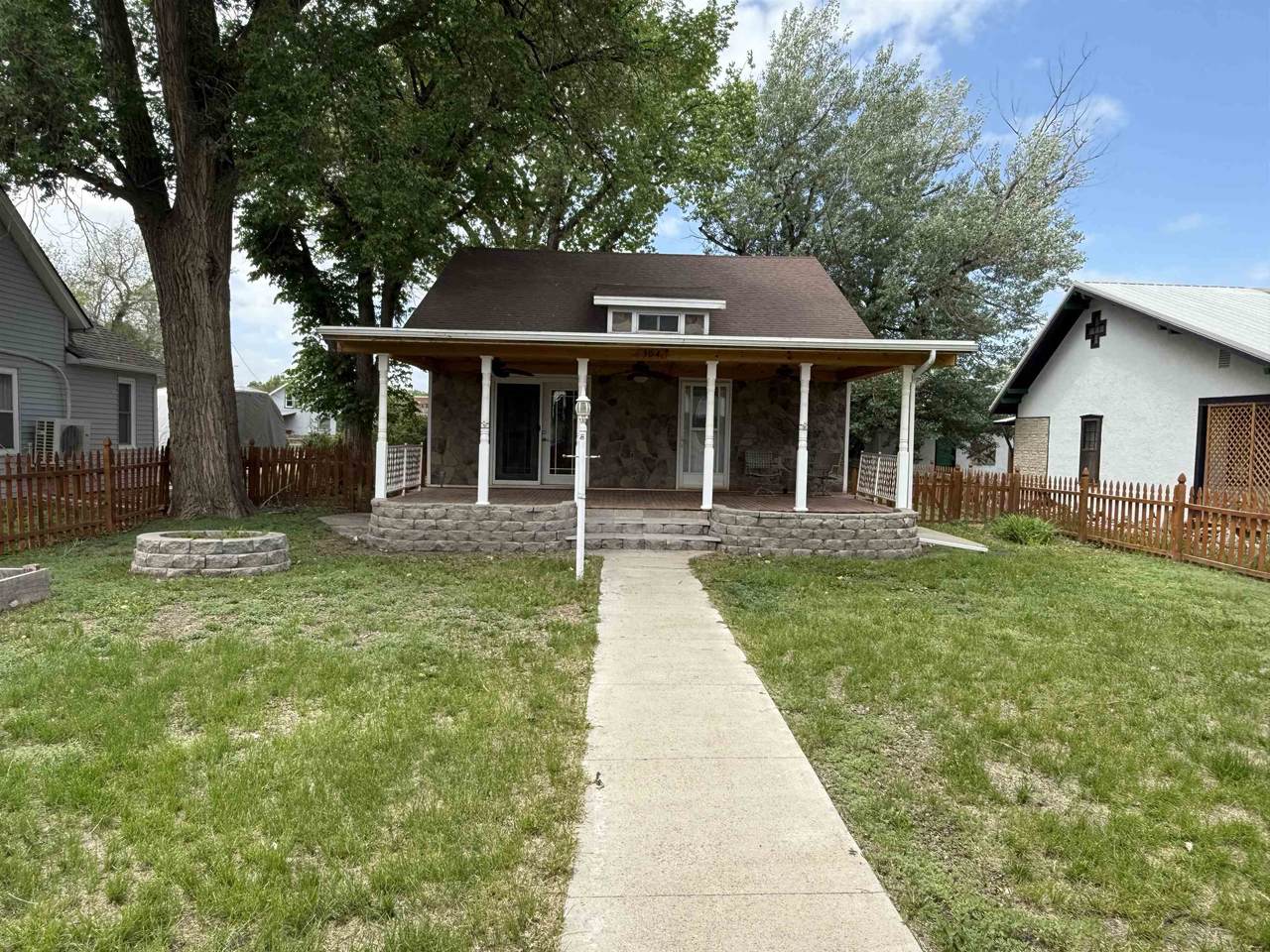 304 6th Avenue - Photo 1