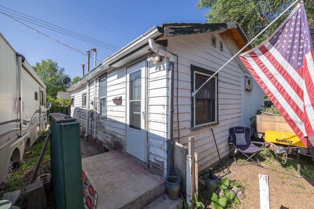1835 University Avenue - Photo 1