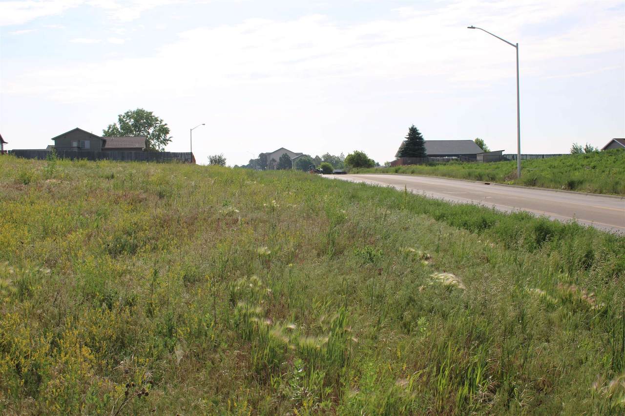 848 Neel Street - Photo 1