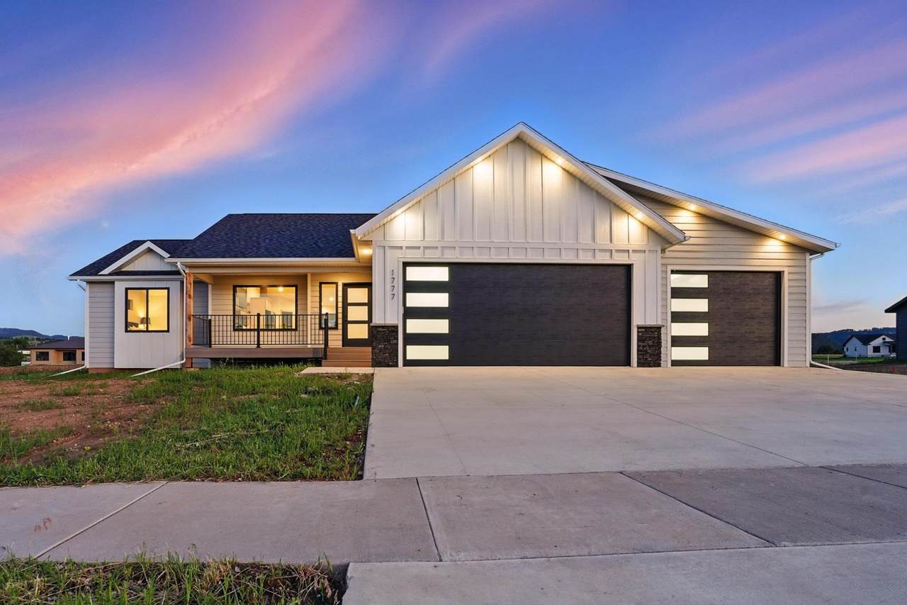 1777 Oak Crest Court - Photo 1