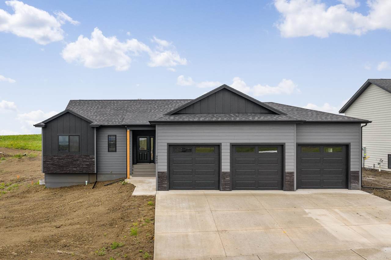 4840 Papillion Dr - Photo 1