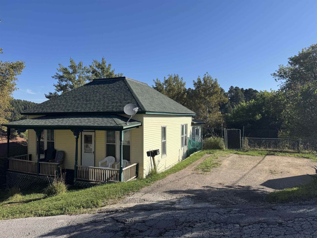 506 Bleeker Street - Photo 1