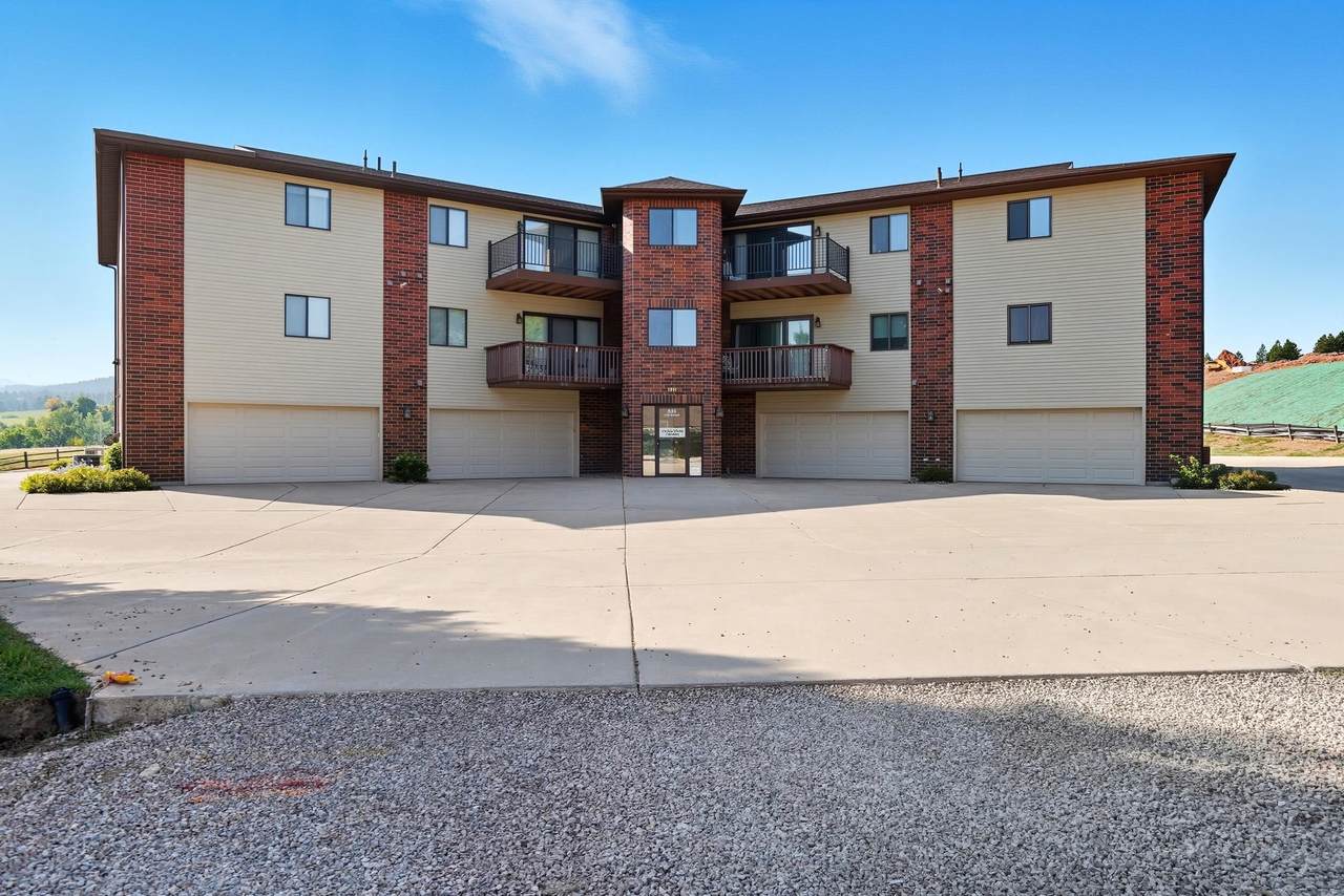 835 Hill Street - Photo 1