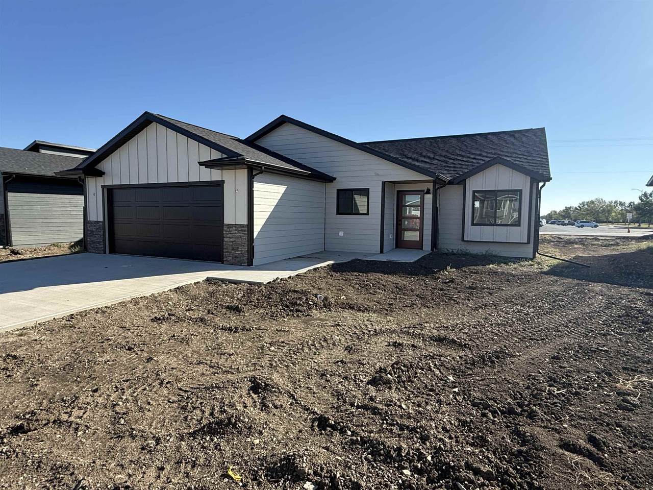 652 Eagle Court - Photo 1