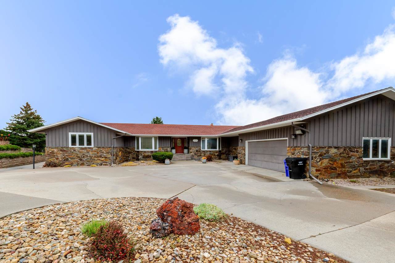 3909 Ridgemoor Dr - Photo 1