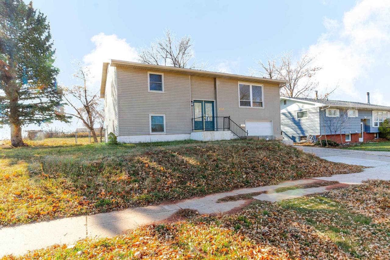 4703 Windsor Drive - Photo 1