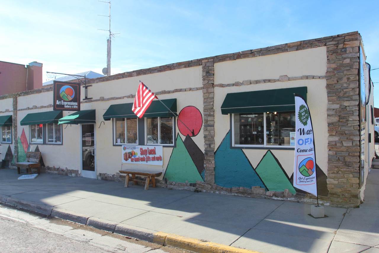 17 5th Street - Photo 1