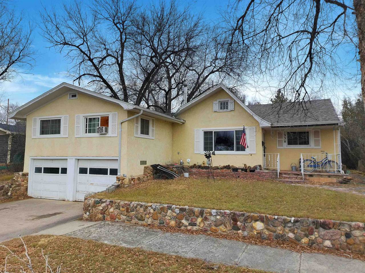 1938 Washington Avenue - Photo 1