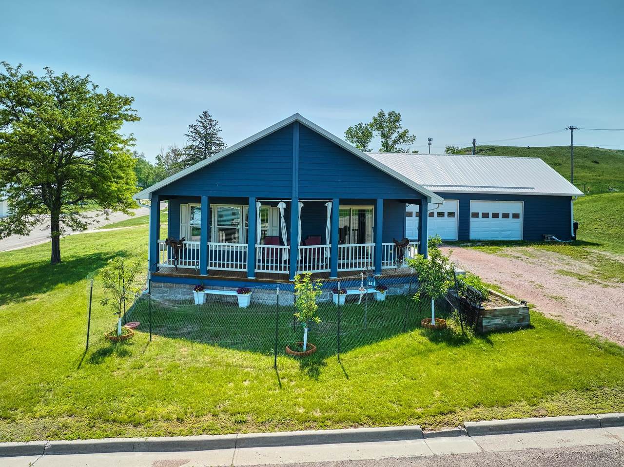 1009 E Street - Photo 1