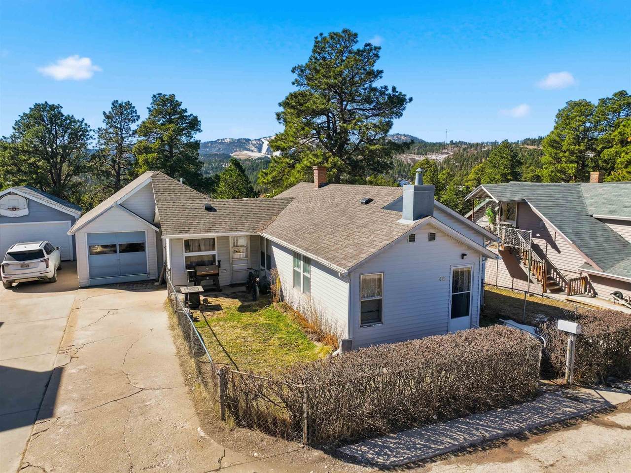 613 Summit Street - Photo 1
