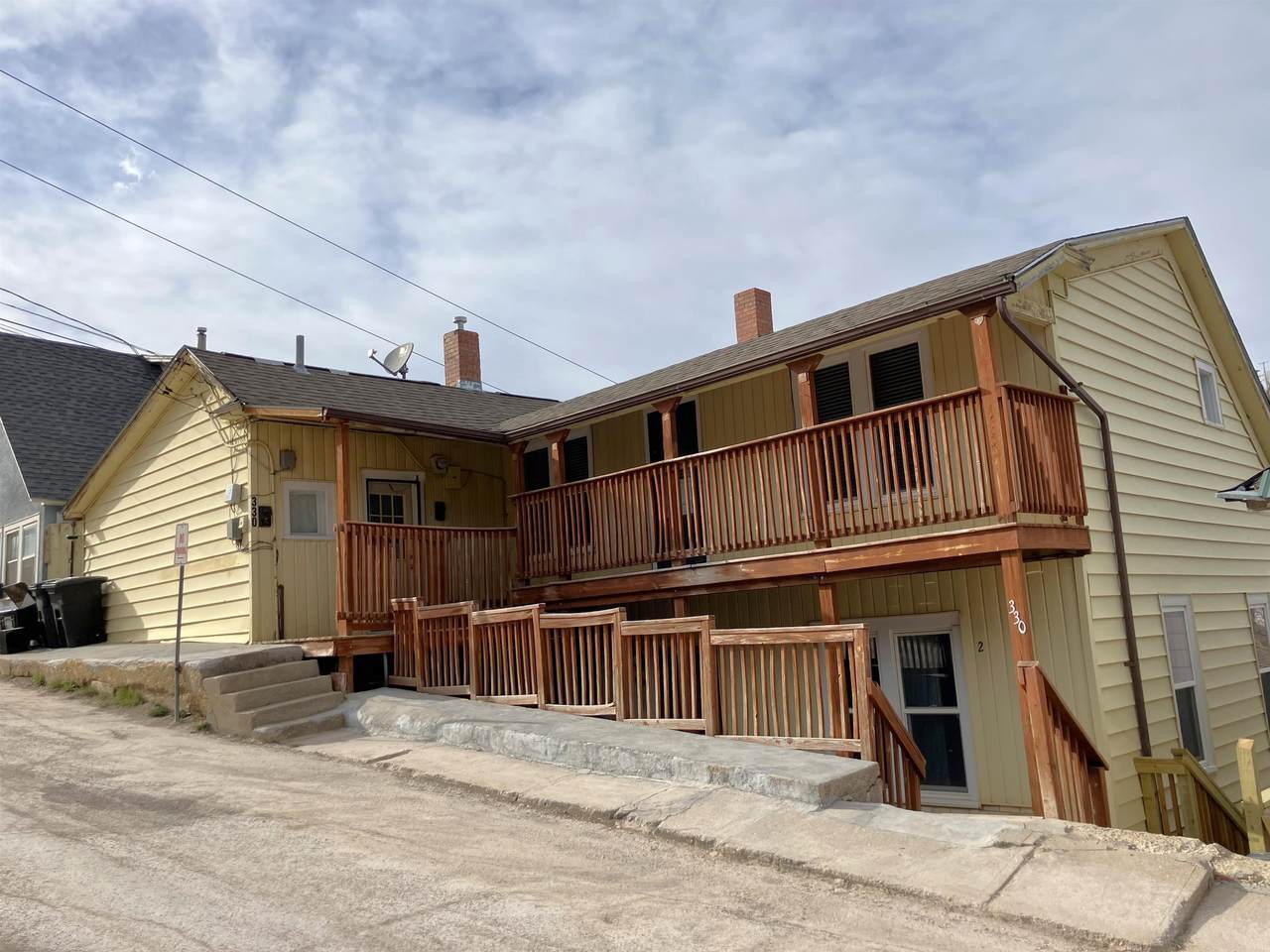 330 Gwinn Avenue - Photo 1
