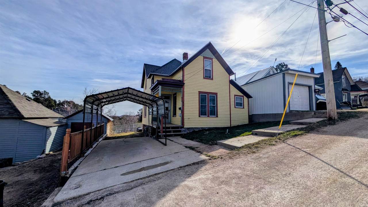 610 Sawyer Street - Photo 1