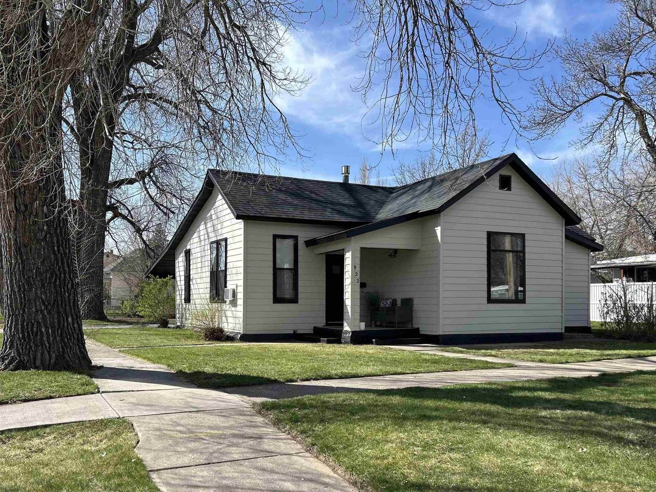 822 Harding Street - Photo 1