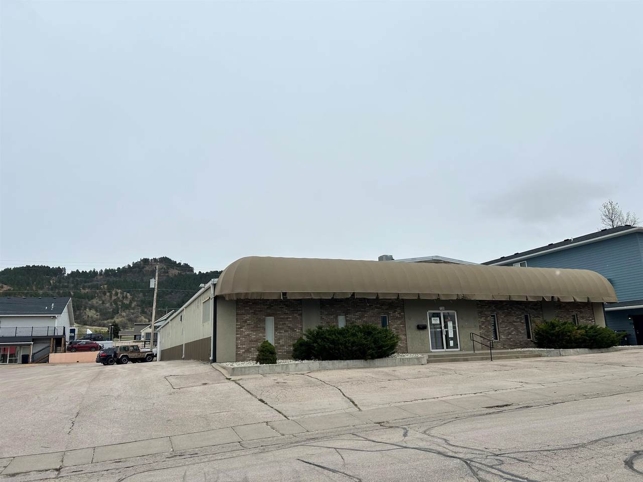720 11th Street - Photo 1