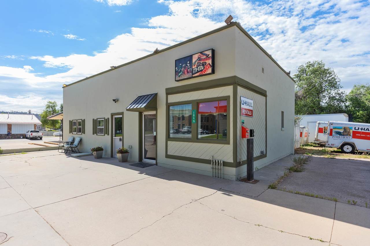 1645 University Avenue - Photo 1