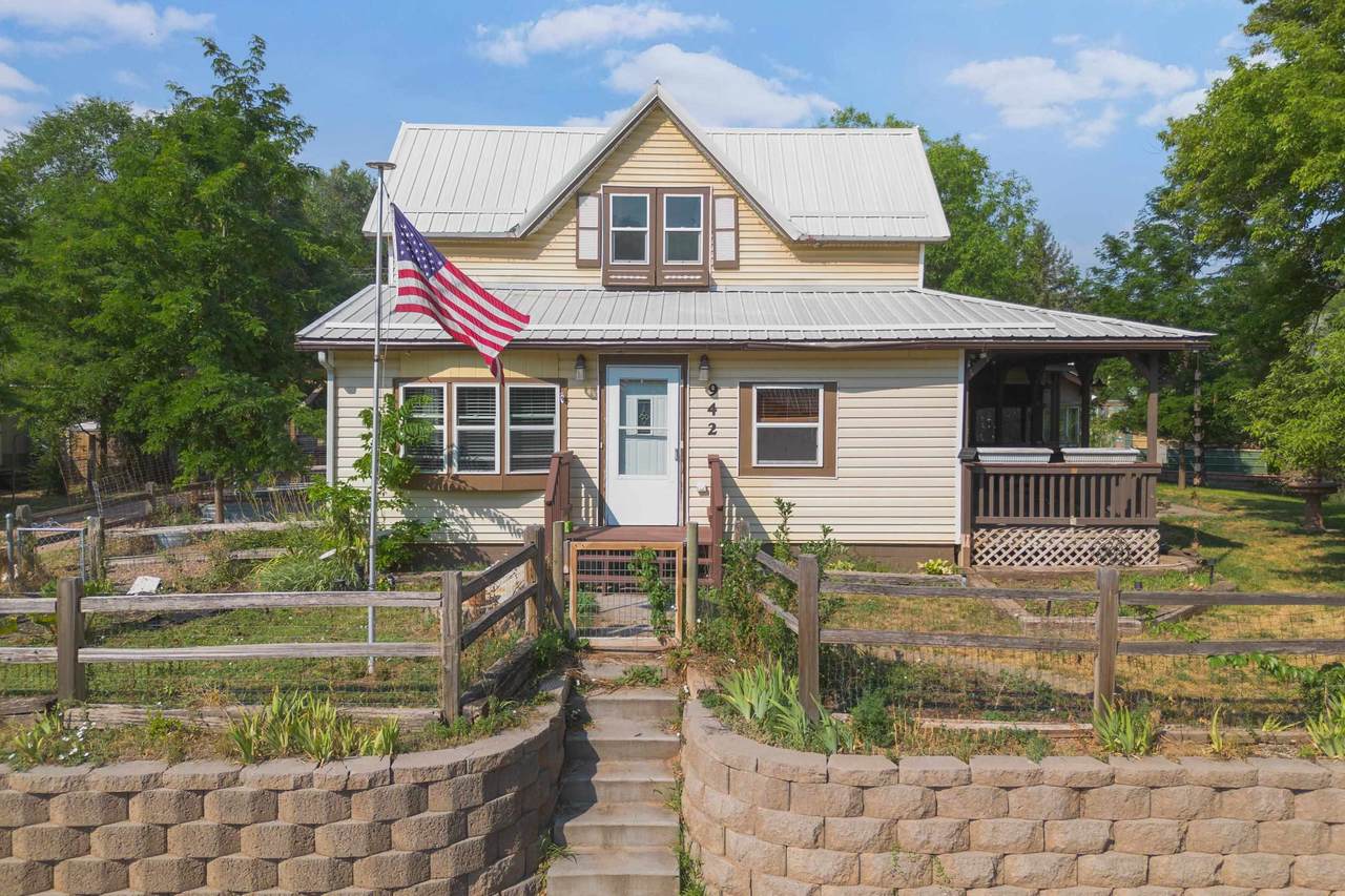 942 River Street - Photo 1