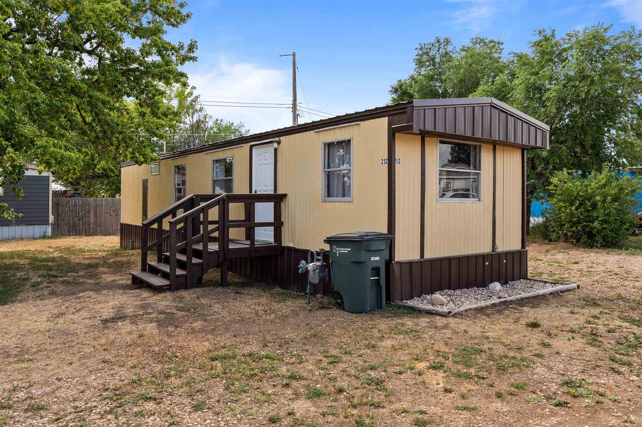 907 Ziebach Street - Photo 1