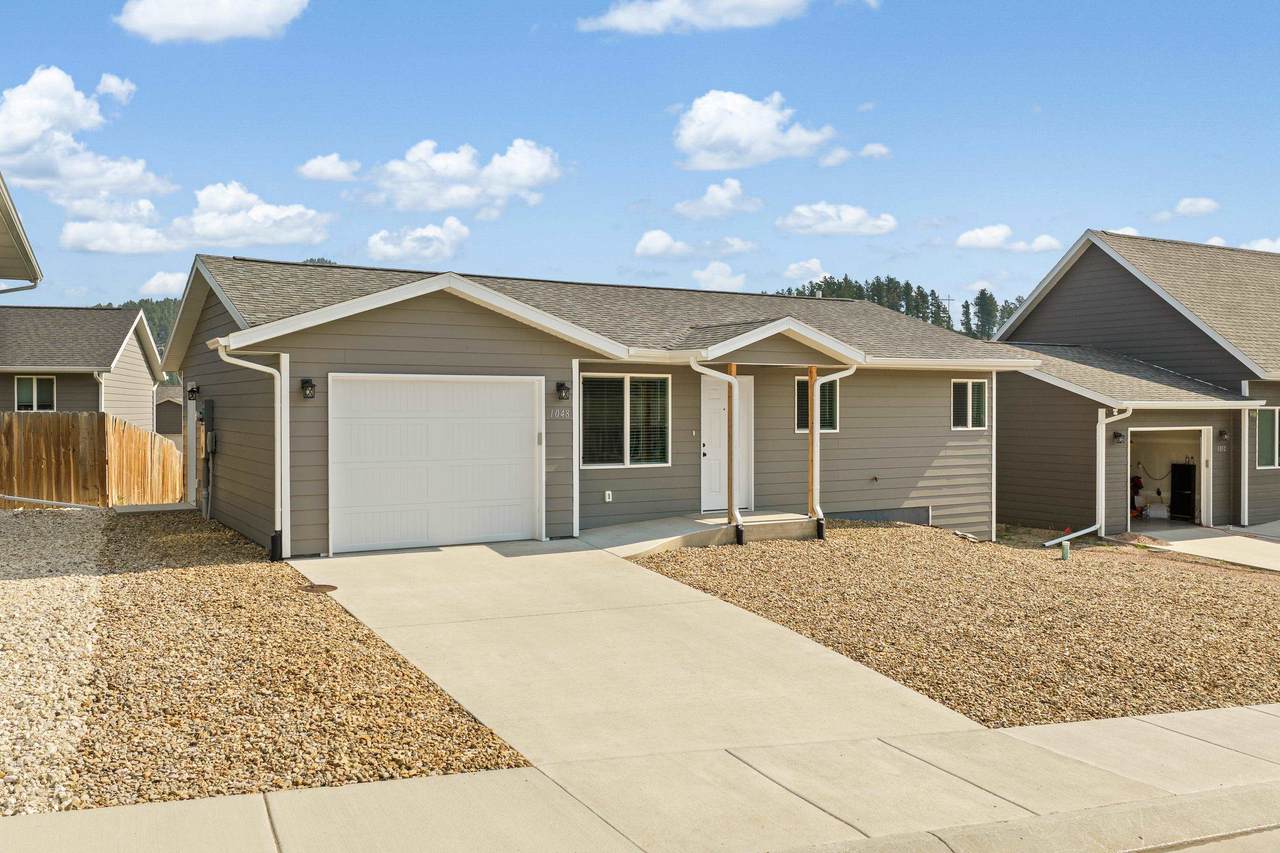 1048 Top O Hill Avenue - Photo 1