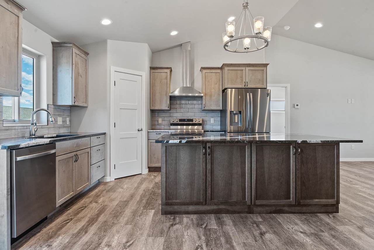 2202 Split Rock Drive - Photo 1