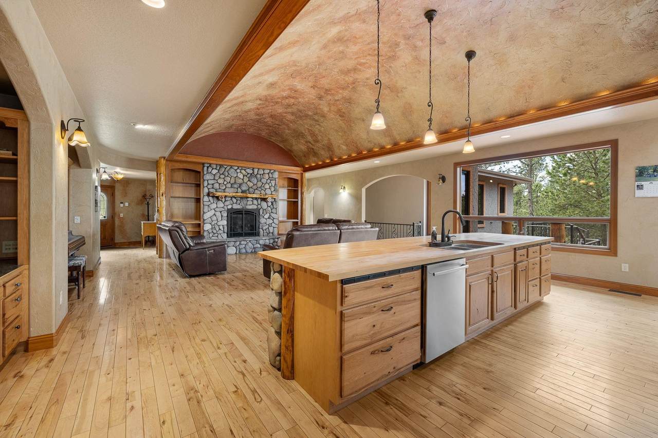 25189 Steckelberg Valley Road - Photo 1