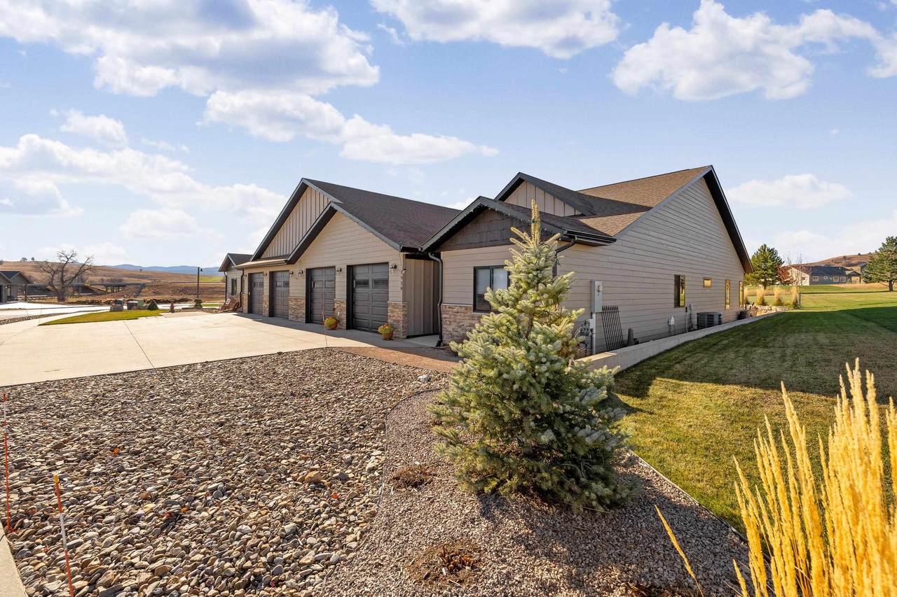 7928 Duke Parkway - Photo 1