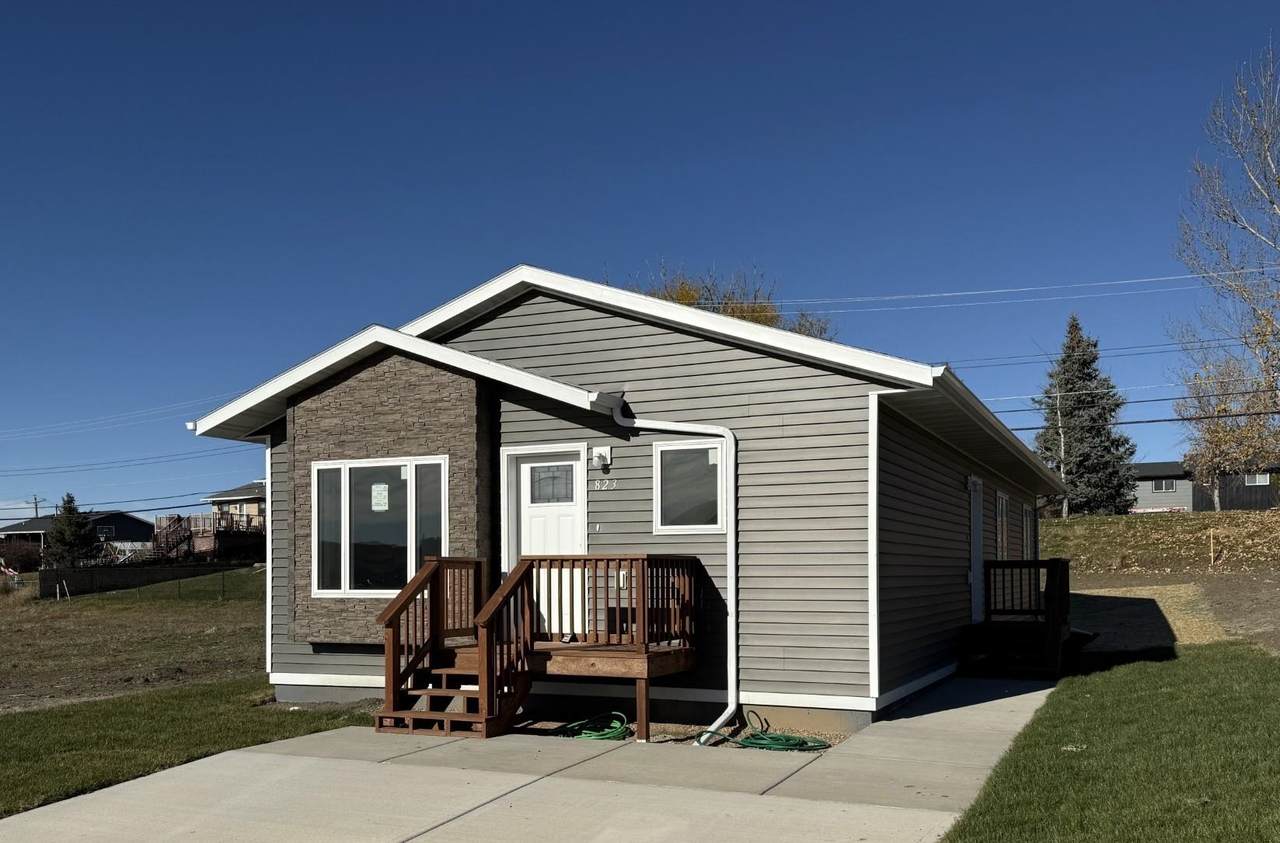 823 Heritage Street - Photo 1