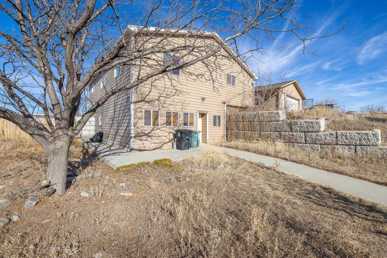 306 Hillview Drive - Photo 1
