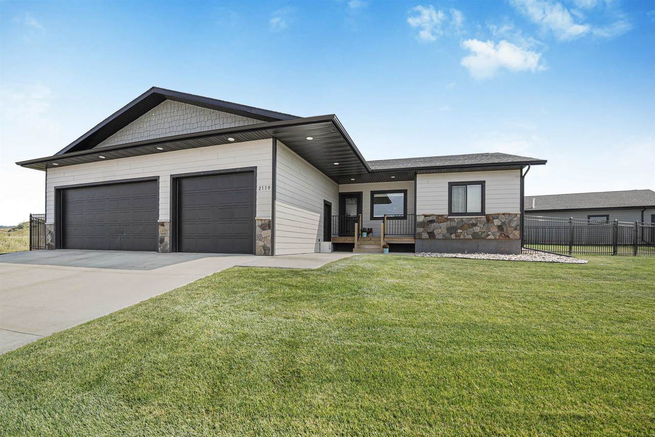 2119 Arrowhead Circle - Photo 1