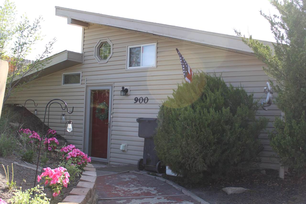 900 3rd Avenue - Photo 1