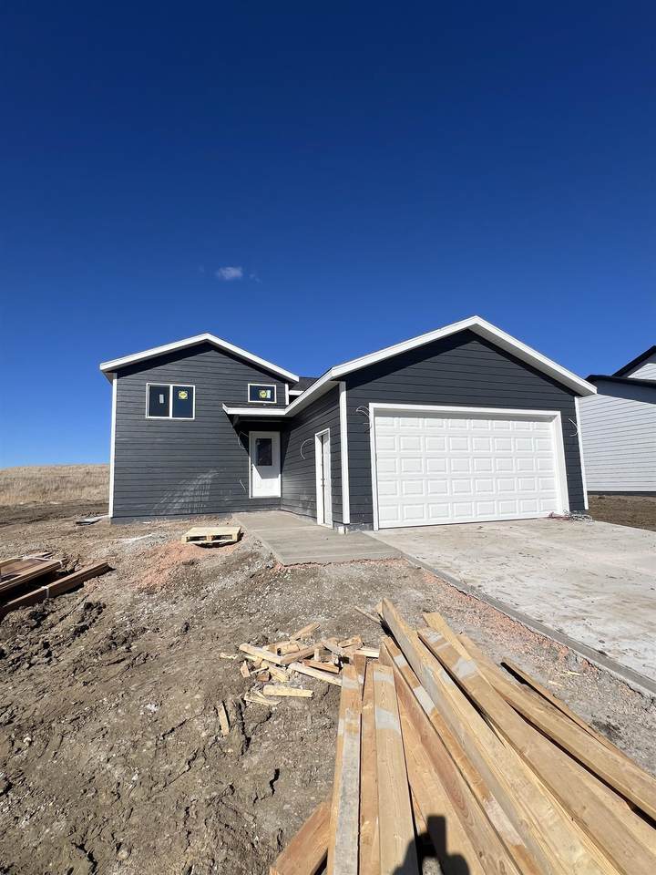 822 Yorktown Blvd. - Photo 1