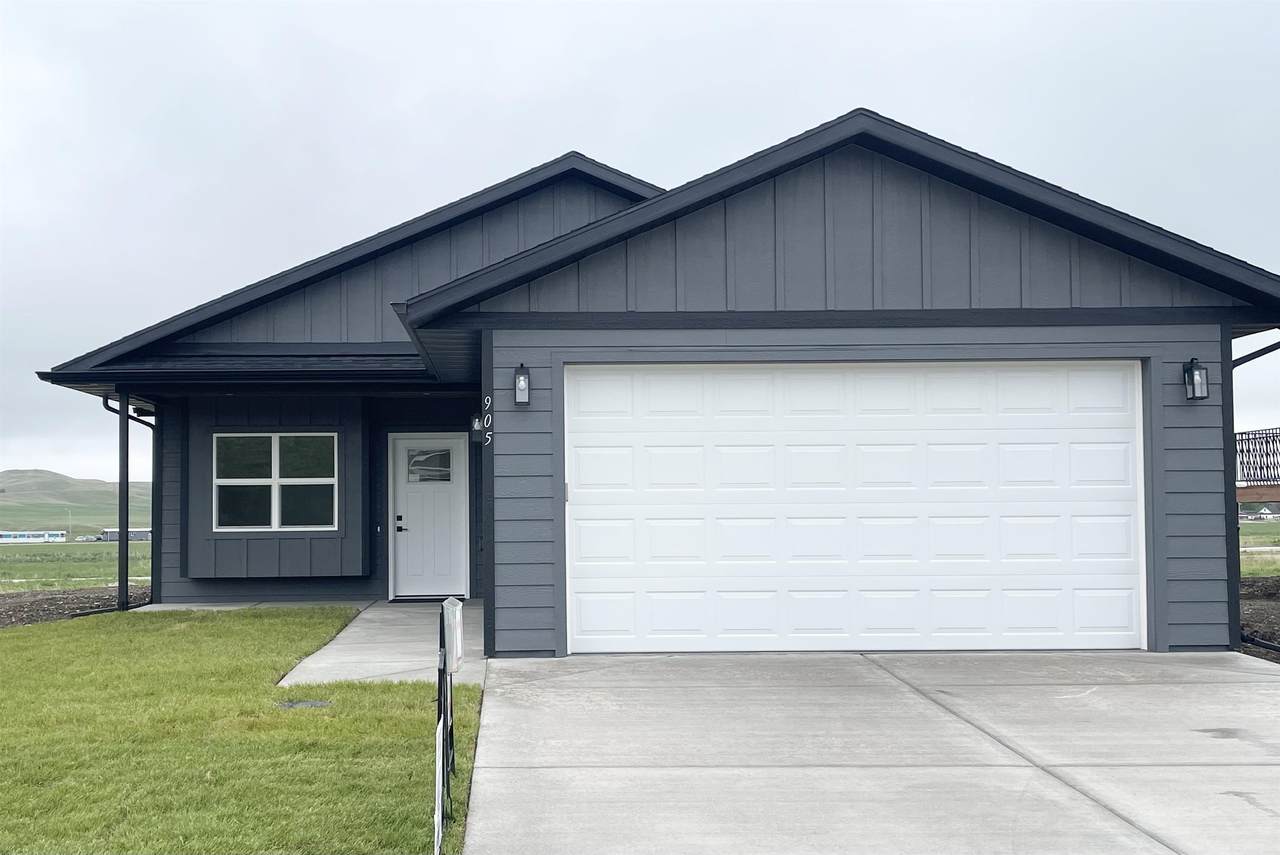 905 Bennington Drive - Photo 1