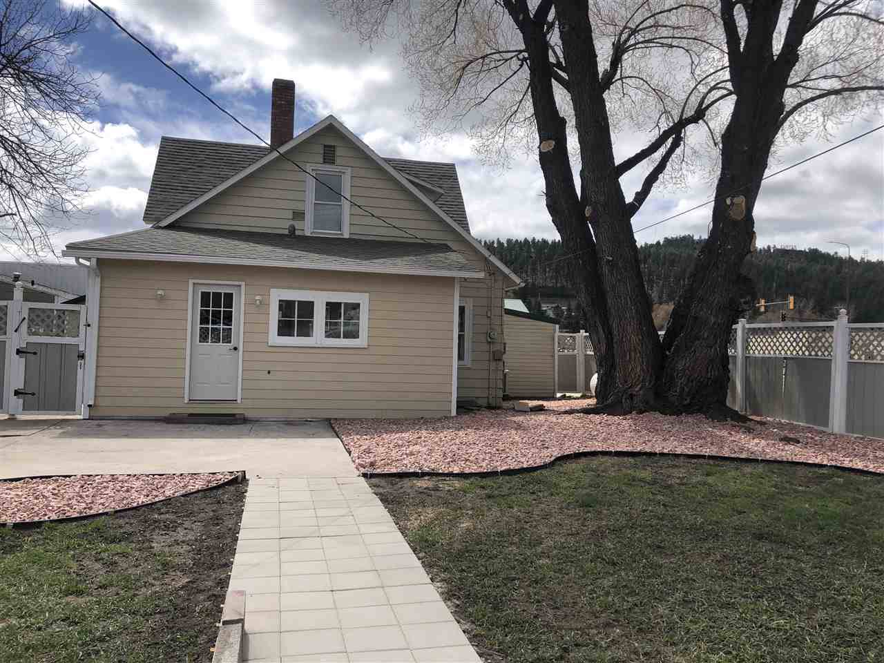 819 Mount Rushmore Road - Photo 1