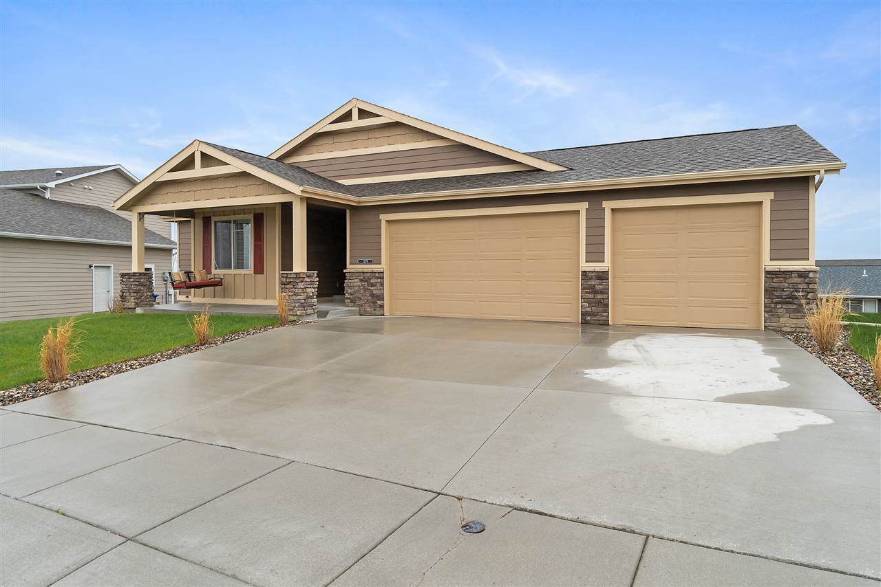 3129 Eunice Drive - Photo 1