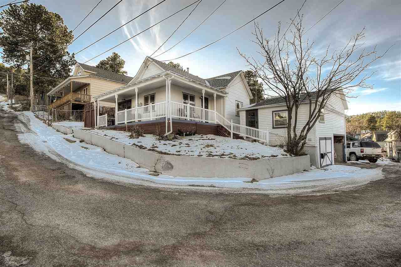 403 Mcquillan Avenue - Photo 1