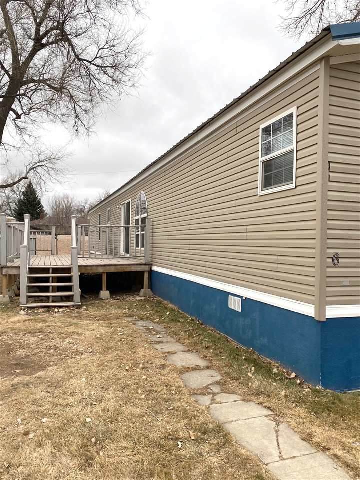 923 10th Avenue - Photo 1