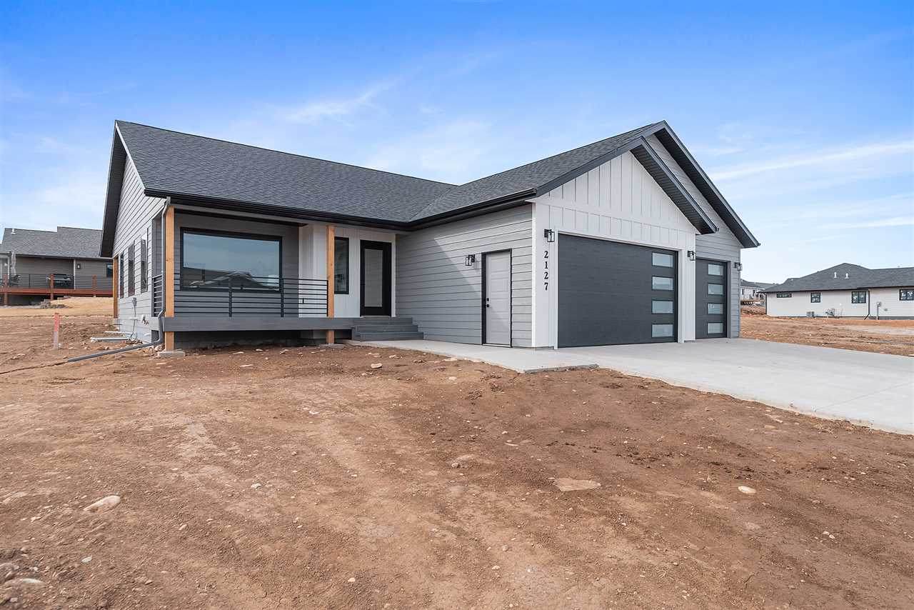 2127 Suntory Avenue - Photo 1