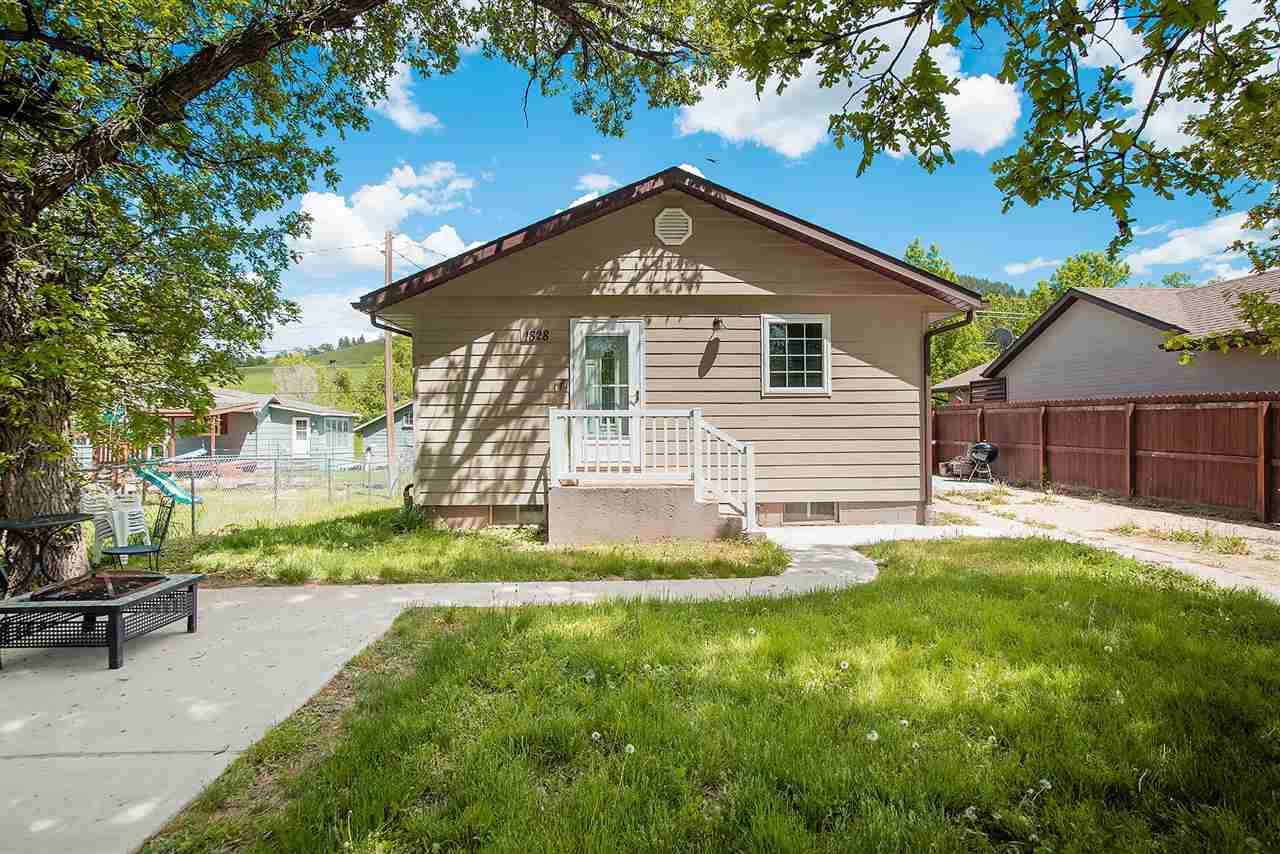 1828 Baldwin Street - Photo 1