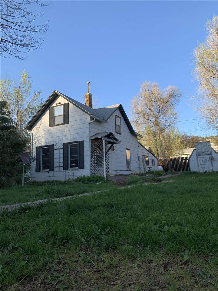 305 6th Street - Photo 1