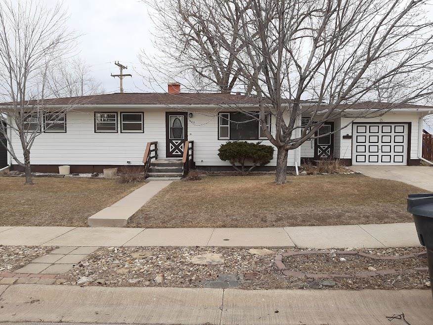 809 Stanley Street - Photo 1