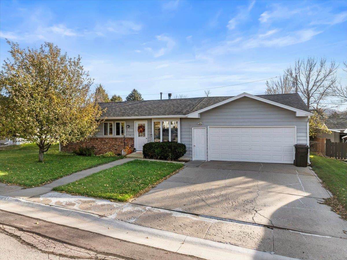 721 Hudson Street - Photo 1