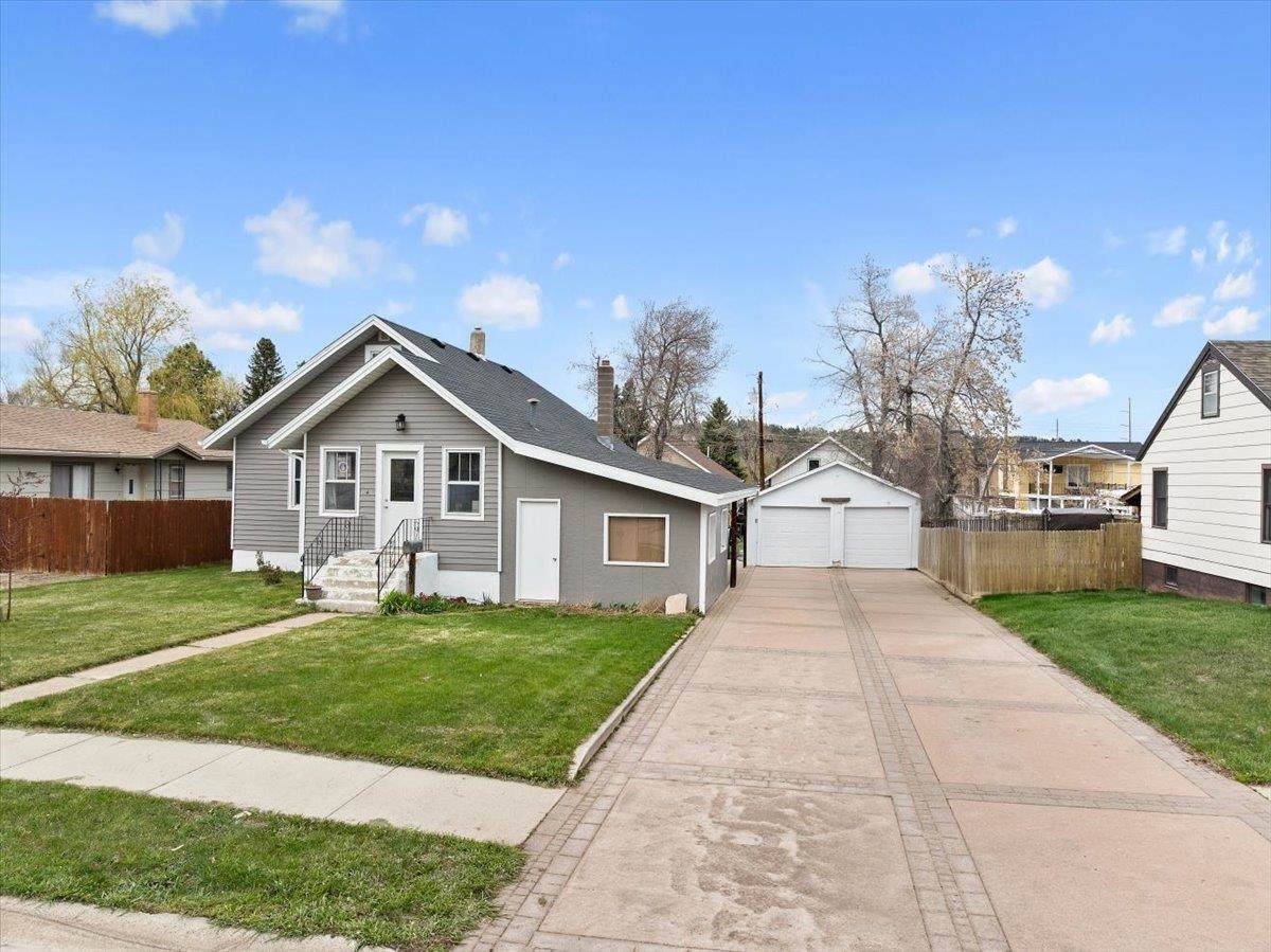 835 Deadwood Street - Photo 1