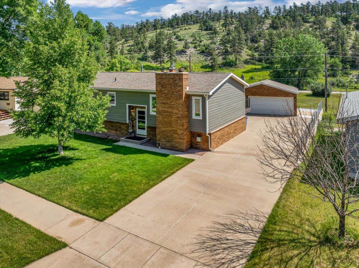 712 Belmont Drive - Photo 1