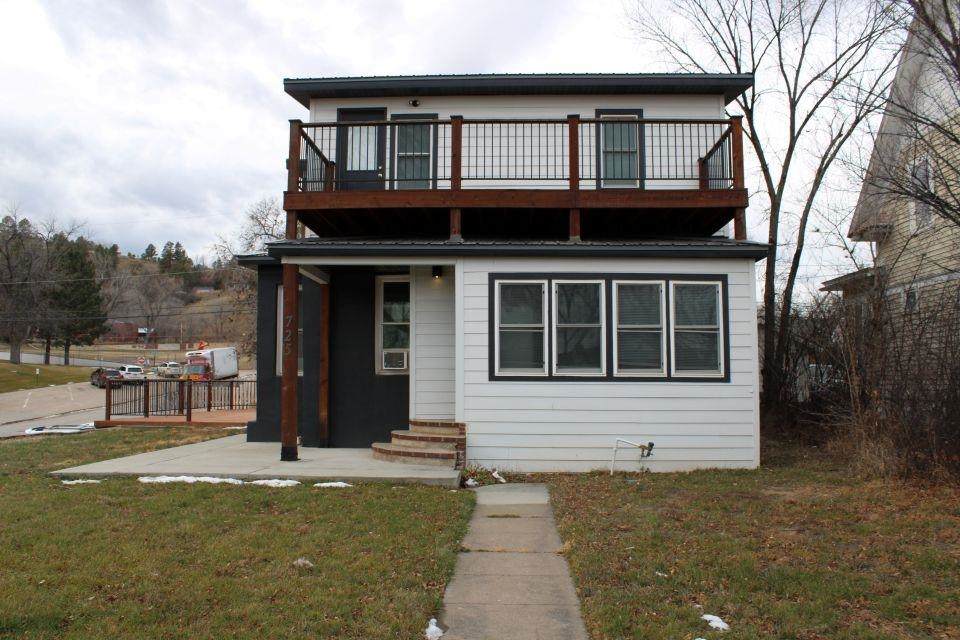 725 West Street - Photo 1